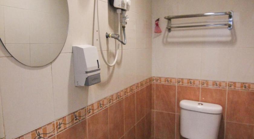 조호바루 / 조호르바루 호텔 잠버거 타만 펄링 (Rose Cottage Hotel Taman Perling) 1성급 호텔 레스토랑