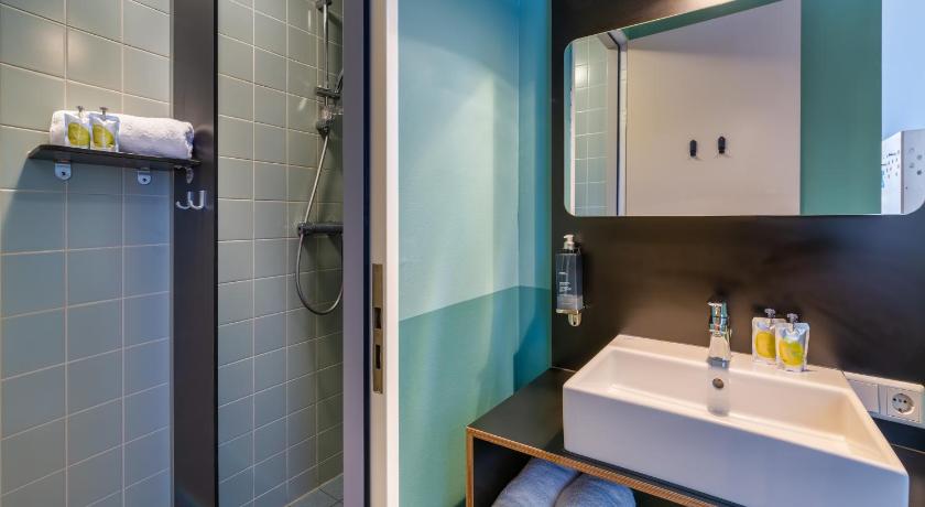 Stayokay Hostel Amsterdam Oost photo