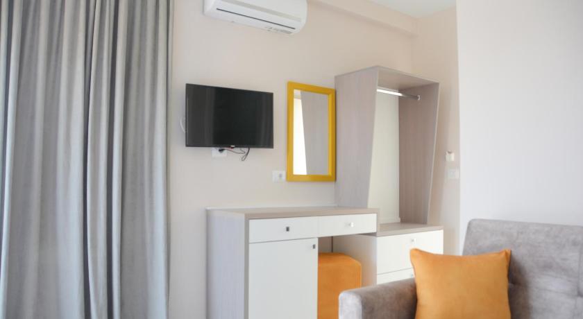 Summer Gate Hotel photo