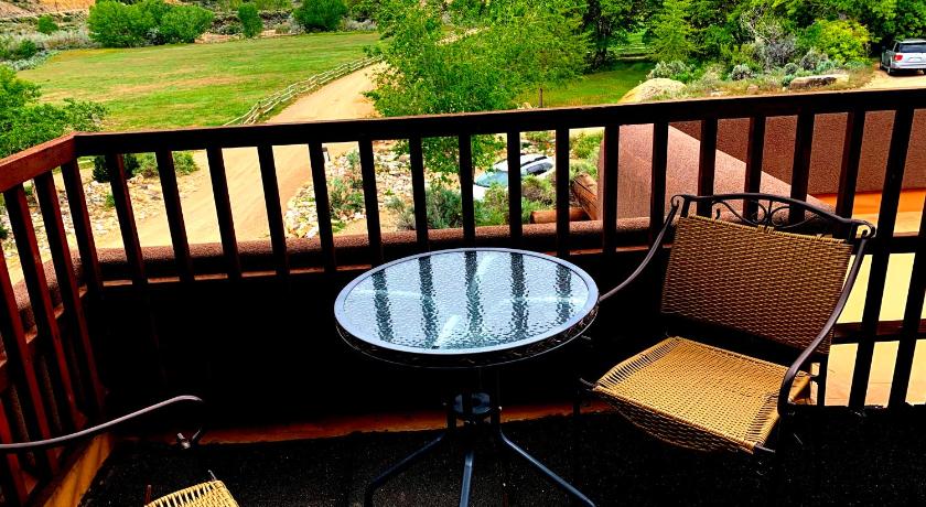 Slot Canyons Inn Bed & Breakfast photo