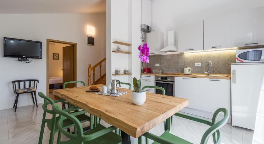 Apartment Lungera