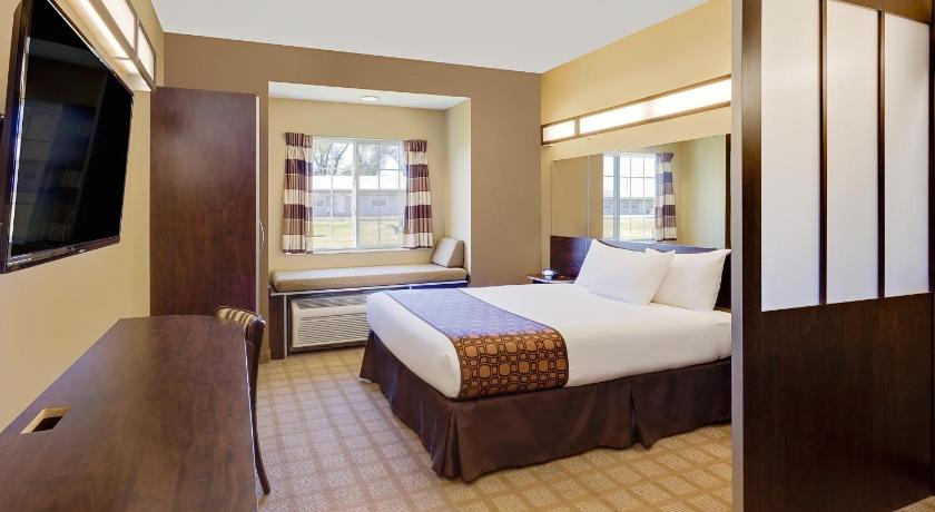 Microtel Inn & Suites by Wyndham Prairie du Chien