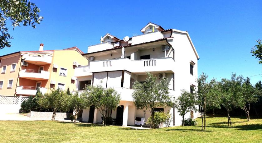 Apartments Ana Medulin — Hotel in Liznjan