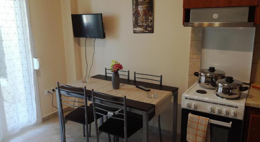 Jordan's Neoi Epivates Appartment by the Beach — Hotel in Thessaloniki