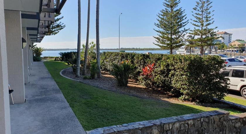 Waters Edge Port Macquarie Hotel