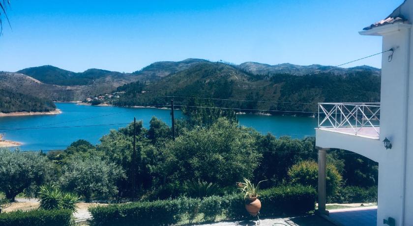 Lakeside Rest — Hotel in Ferreira do Zezere