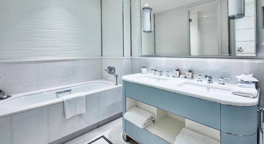 Image of Junior Suite Sea View King 5