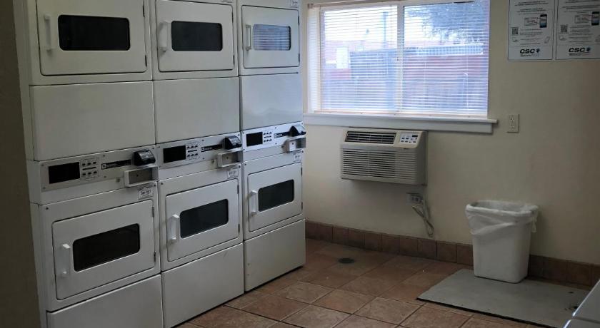 InTown Suites Extended Stay Dallas TX - Love Field Airport photo