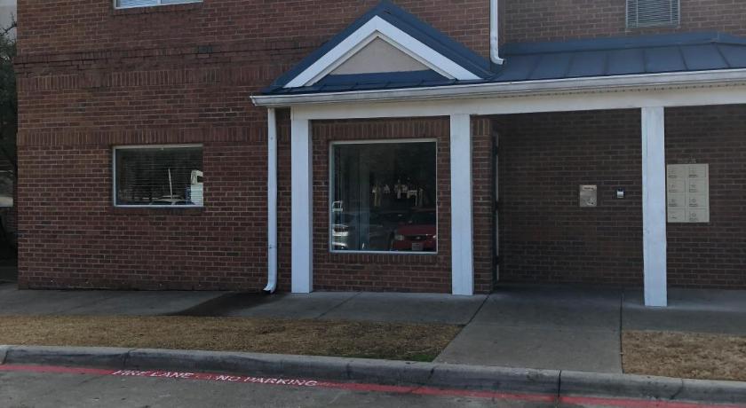 InTown Suites Extended Stay Dallas TX - Love Field Airport photo
