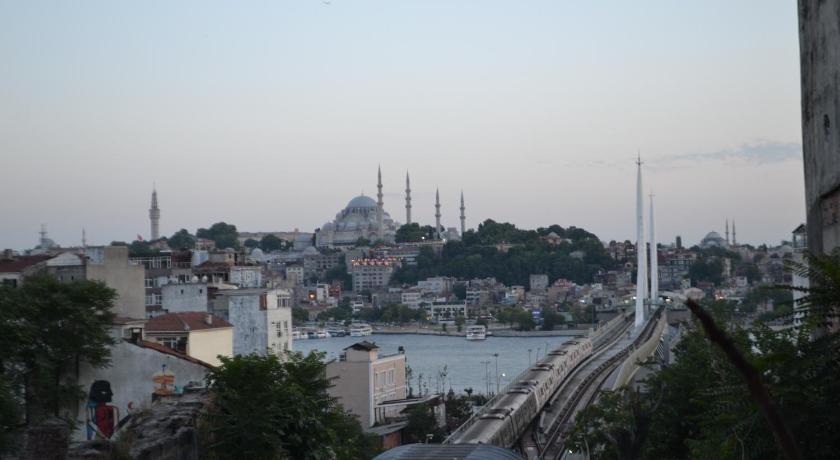 The PeraPort Hotel - image 4