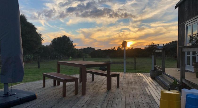 Kakariki Cottage photo