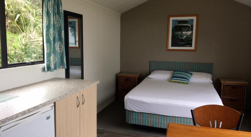 Image of Family Room with Shared Bathroom 1