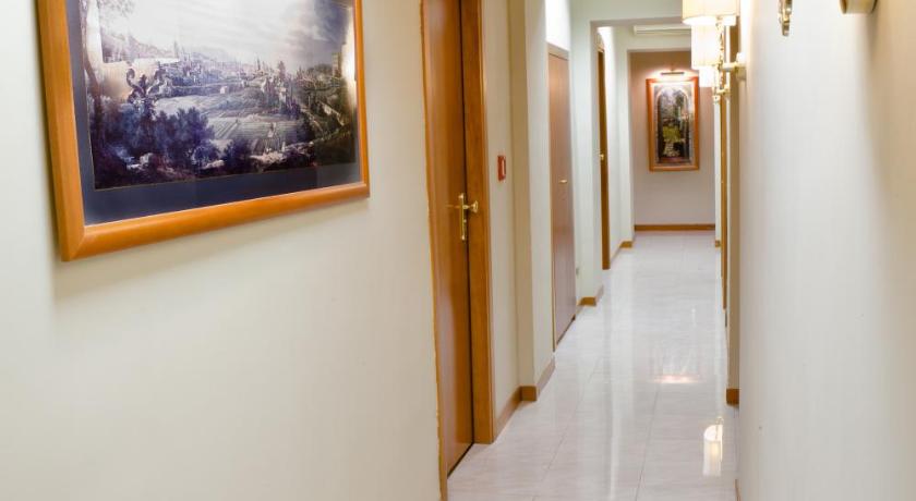 Amadeus Hotel photo
