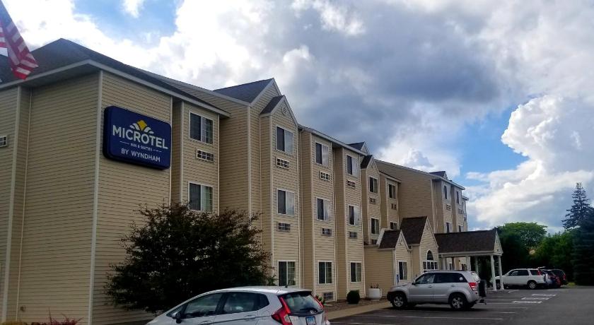 Microtel Inn & Suites by Wyndham Prairie du Chien