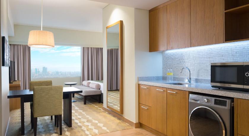 Holiday Inn & Suites Jakarta Gajah Mada