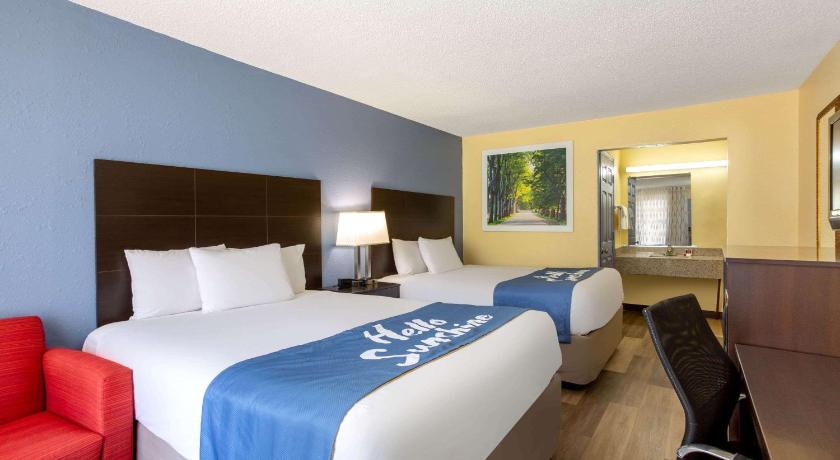 Days Inn by Wyndham Greensboro Airport photo