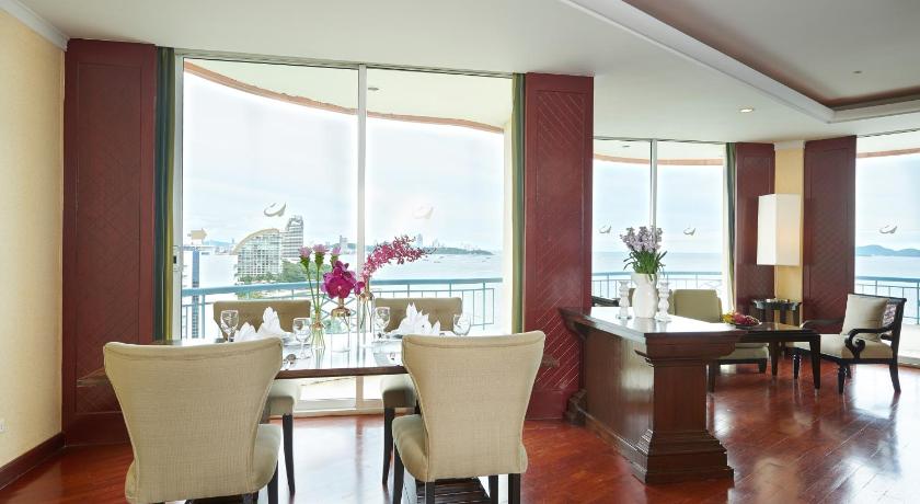 Image of Junior Suite Panorama View 4