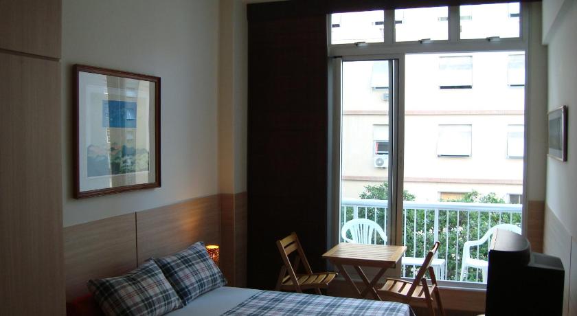 Alex Rio Flats Studio with Balcony — Hotel in Rio De Janeiro