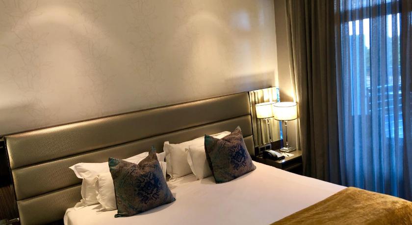 Image of Deluxe Room Balcony 14