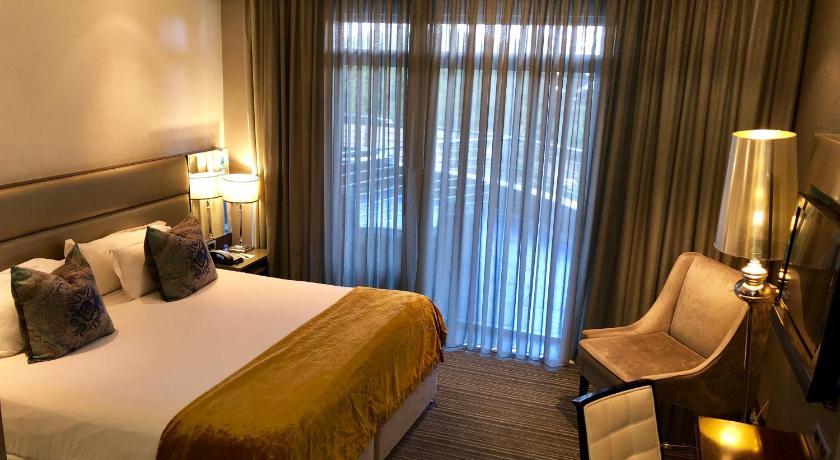 Image of Deluxe Room Balcony 6