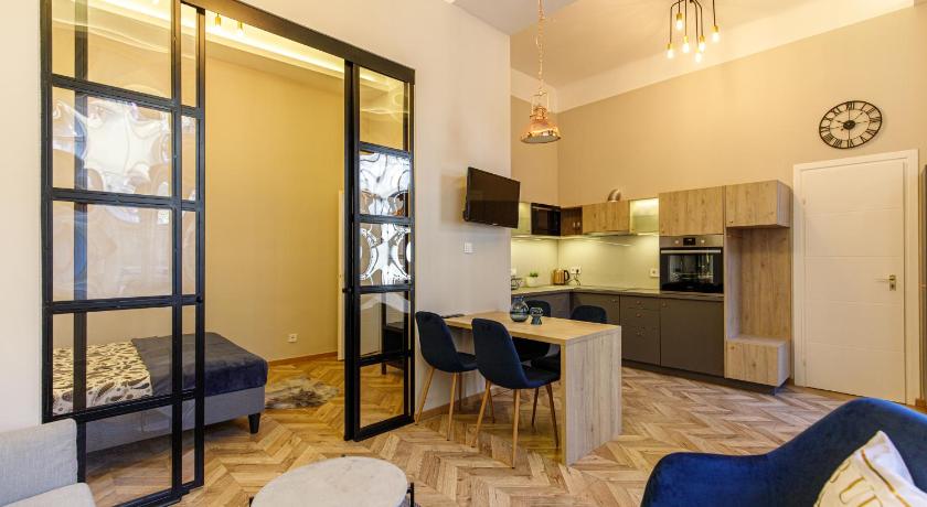 E13 - Elegant Apartment photo