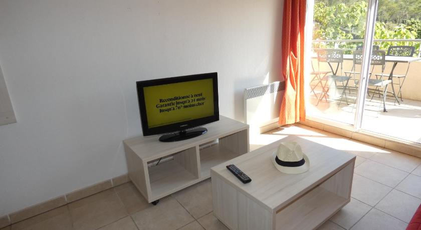 Image of Two-Bedroom Apartment - Pool Side 16