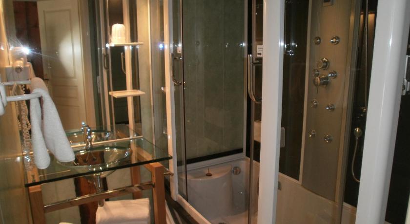 Image of Twin Room 3