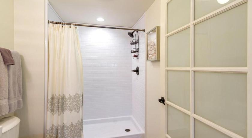 Best Little Guesthouse in Melrose! New Listing! photo
