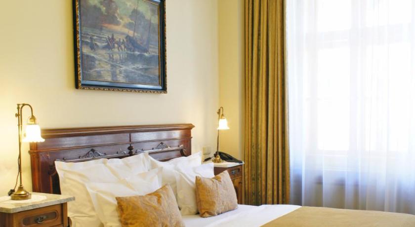 Image of Standard Double Room with One Way Shuttle Service 0