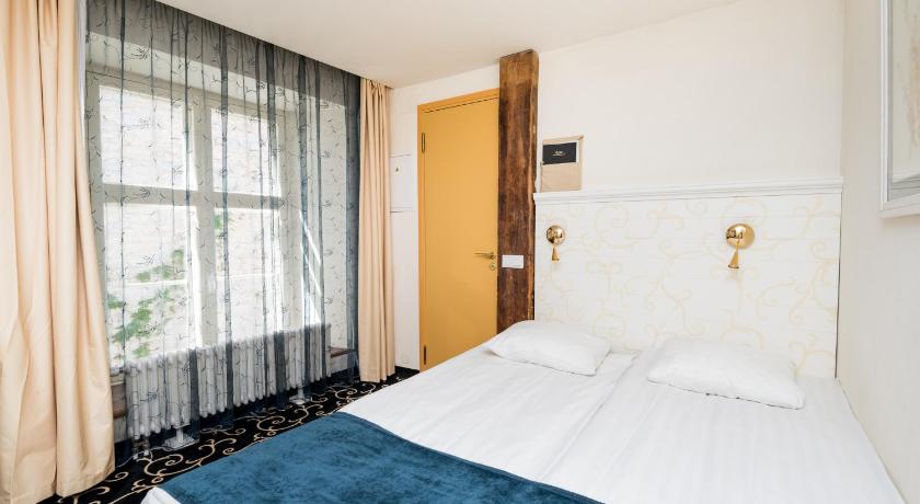 Image of Standard Double or Twin Room 9