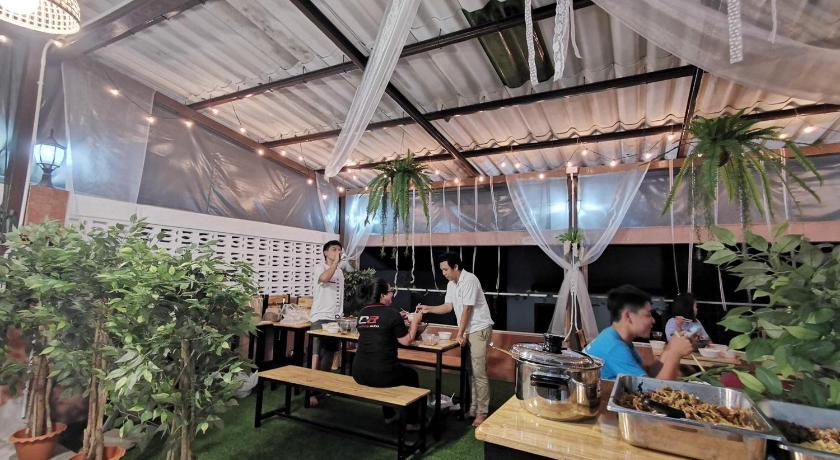 White House Hostel - image 6