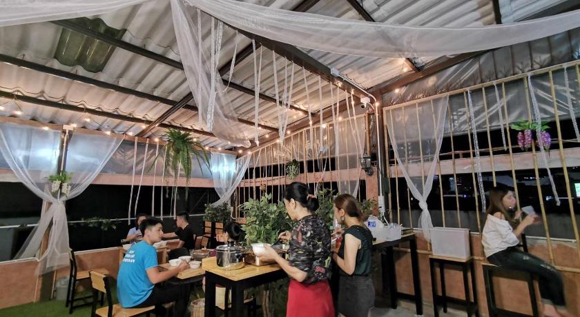 White House Hostel - image 8