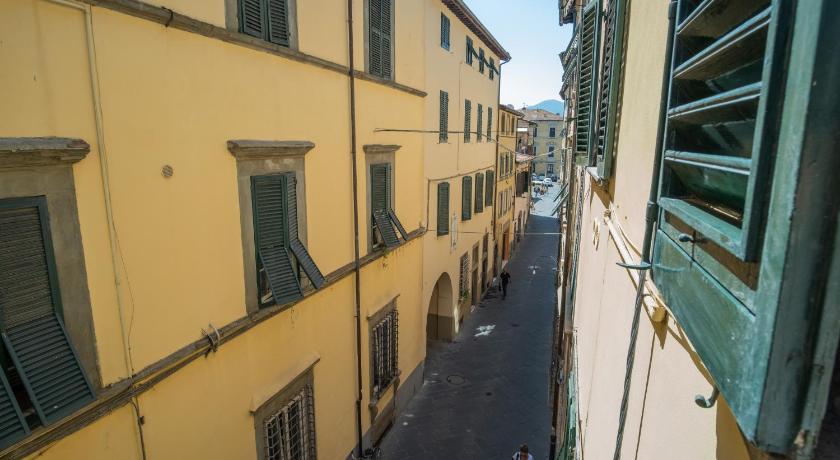 Chill in Tuscany photo