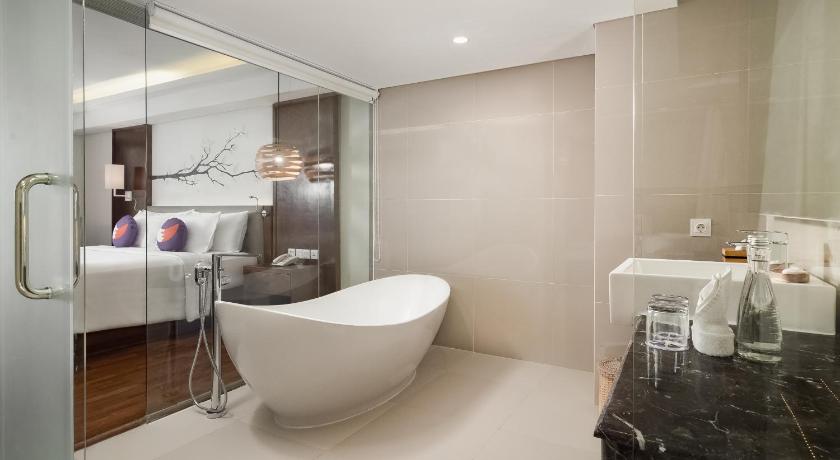 バリ FOX Hotel Jimbaran Beach Bali 4つ星 ホテル プール