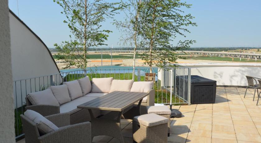 FeelGood Apartments GreenLiving | contactless check-in photo