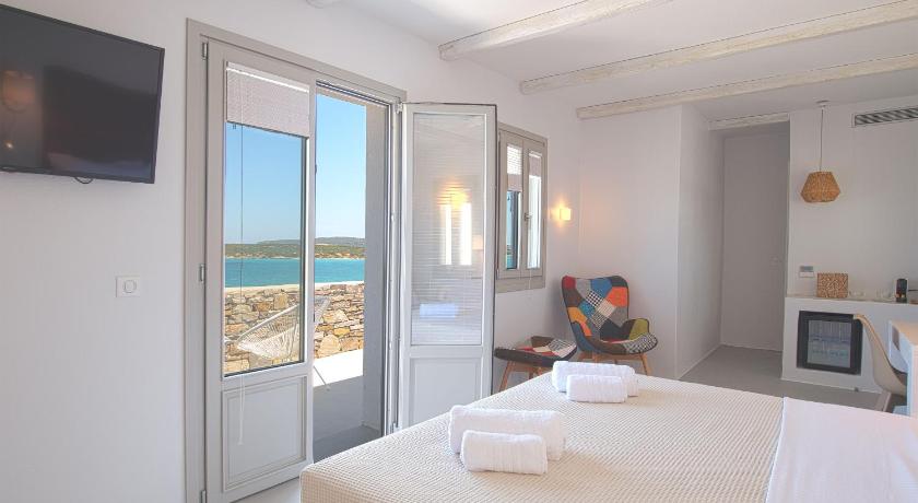 Paros Comfy Suites