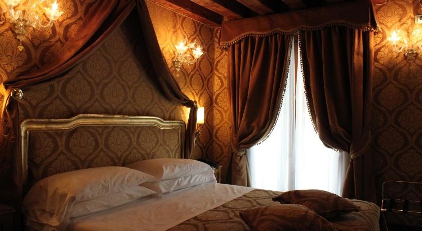 Hotel Palazzo Abadessa photo
