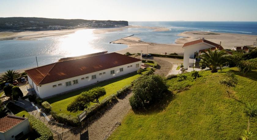 カルダス・ダ・ライーニャ INATEL Foz Do Arelho 3つ星 ホテル レストラン