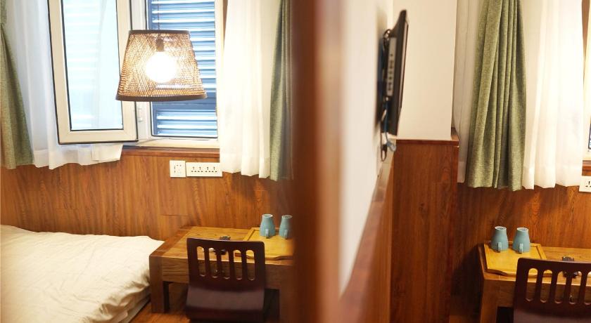 Image of Budget Queen Room 7