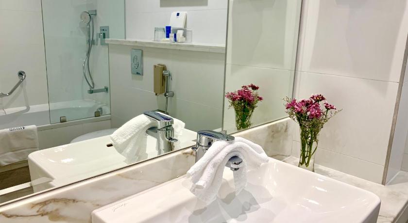 Image of Premium King Suite 2