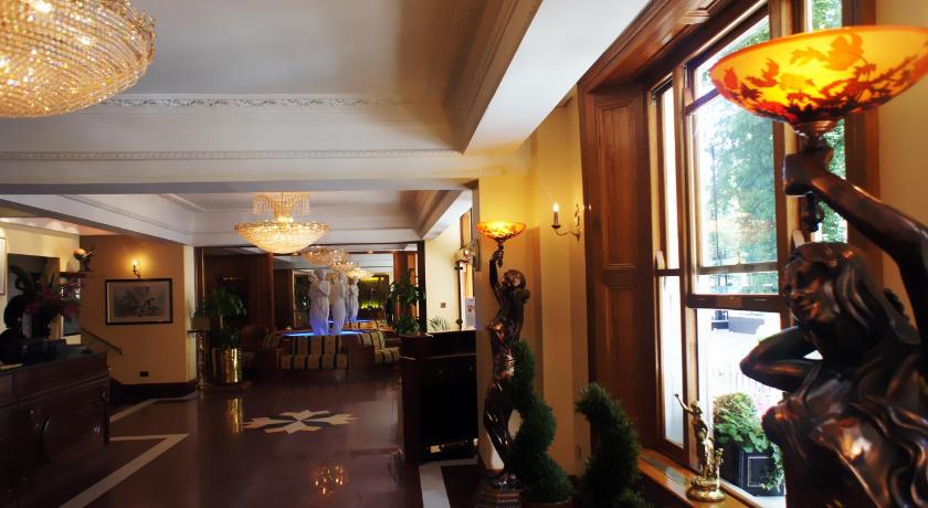 Abbey Court Hotel - image 7