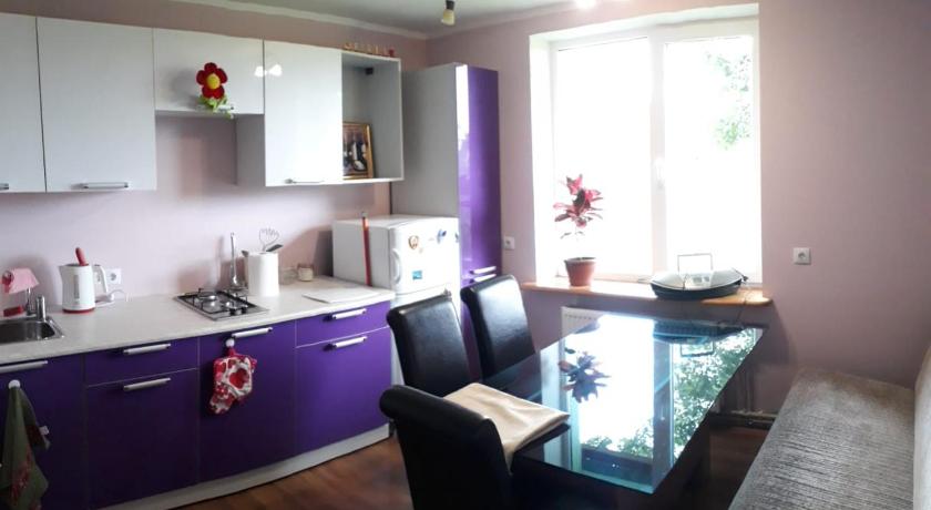 Apartment by the sea (5 minute walk)