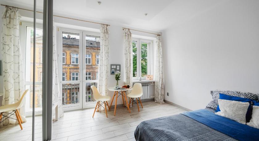 SleepWithUs Emilii Plater 12 Apartment photo