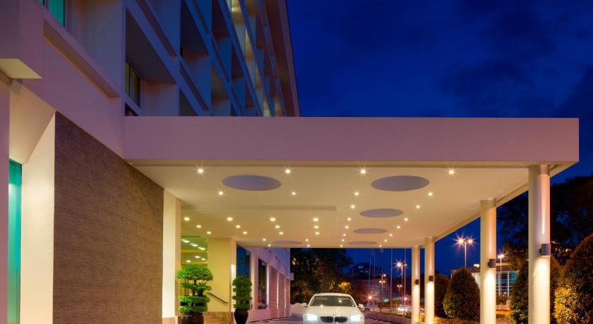 Radisson Hotel Brunei - image 13