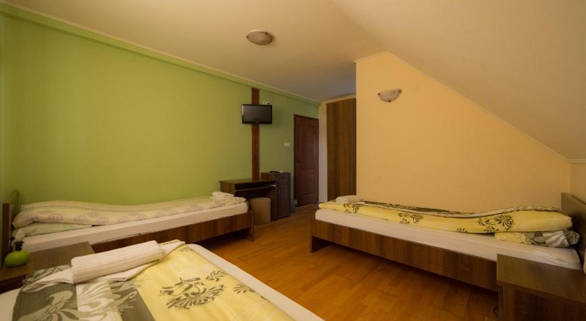 Image of Triple Room 4