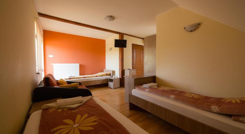 Image of Triple Room 1