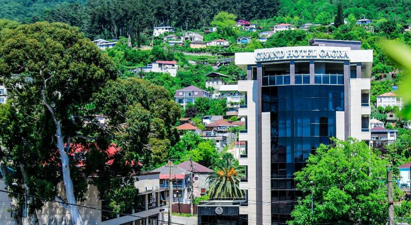 Grand Hotel Gagra — Hotel in Gagra