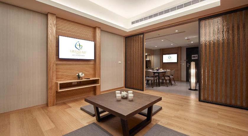 Image of Japanese Western Style Room for 5 People 7