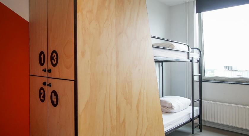 Image of Quadruple Room with Private Bathroom 7