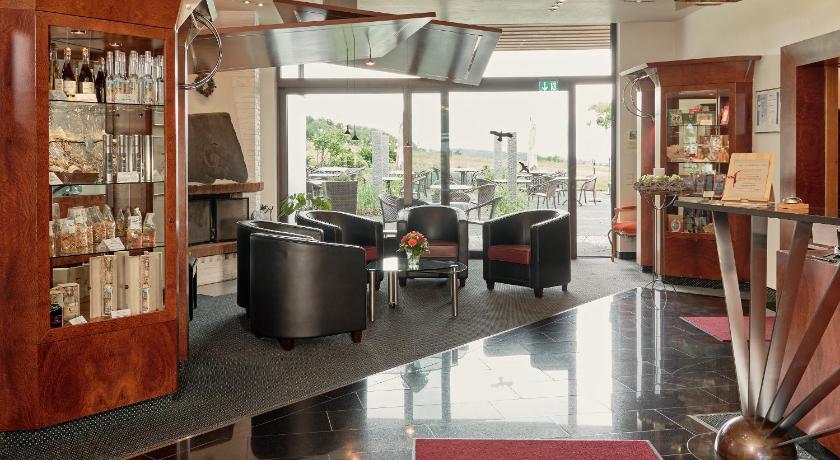 Badhotel Restaurant Stauferland photo